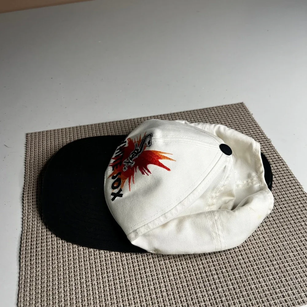 Vintage Chicago White Sox MLB Genuine Merchandise Snapback Hat White Black Fire